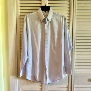 GEOFFREY BEENE, MENS LONG SLEEVE, BUTTON DOWN SHIRT. PALE BLUE COLOR.